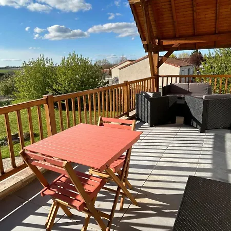 Maison Karmanor 3* Monthoiron