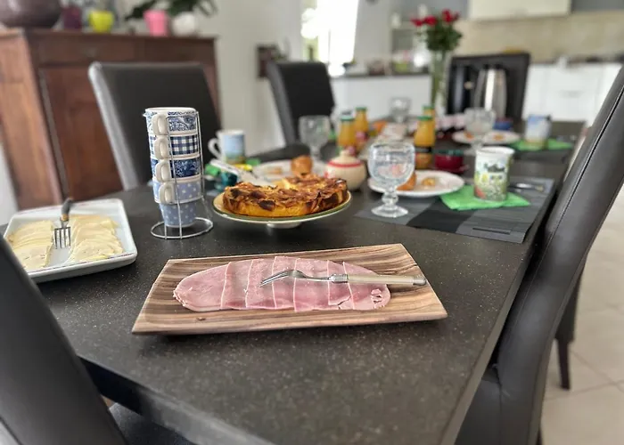 Bed and Breakfast Maison Karmanor 3*