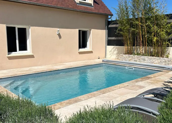 Bed and Breakfast Maison Karmanor 3*