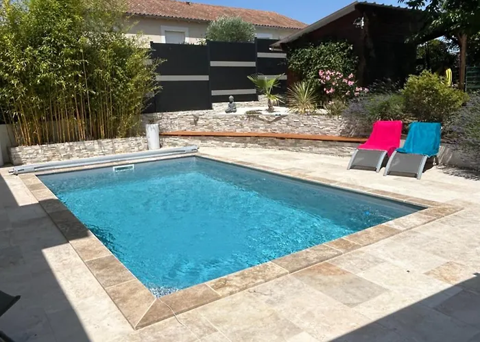 Bed and Breakfast Maison Karmanor 3*